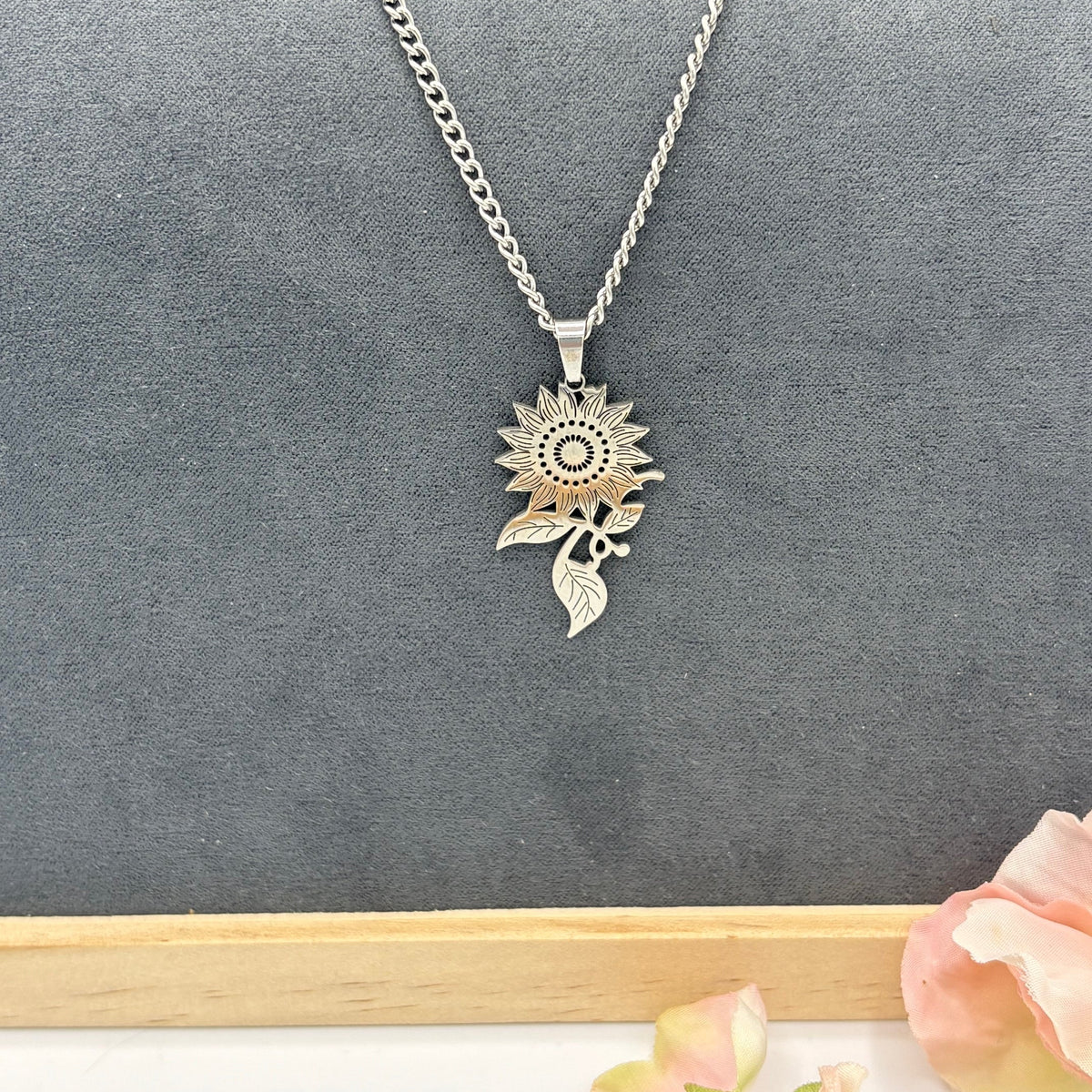 Country Flower 22" Stainless Steel Necklace